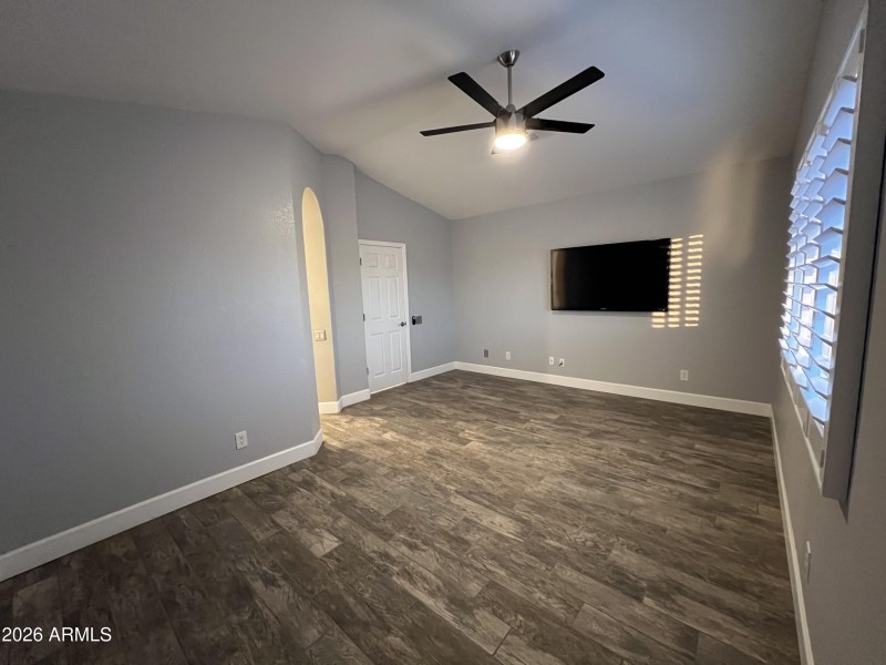 Master Bedroom (upstairs)