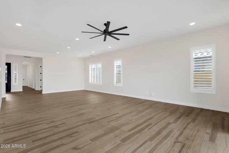 34-web-or-mls-5924-e-redmont-dr