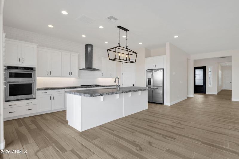 36-web-or-mls-5924-e-redmont-dr