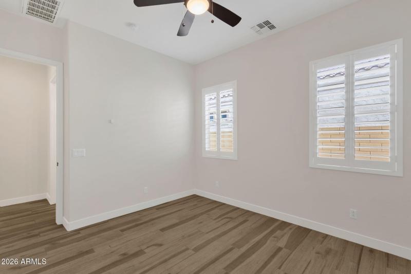 17-web-or-mls-5924-e-redmont-dr