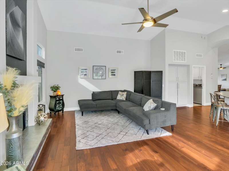 32-14815 S 13th Pl-32