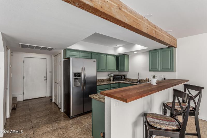 under 15 minutes to Sky Harbor