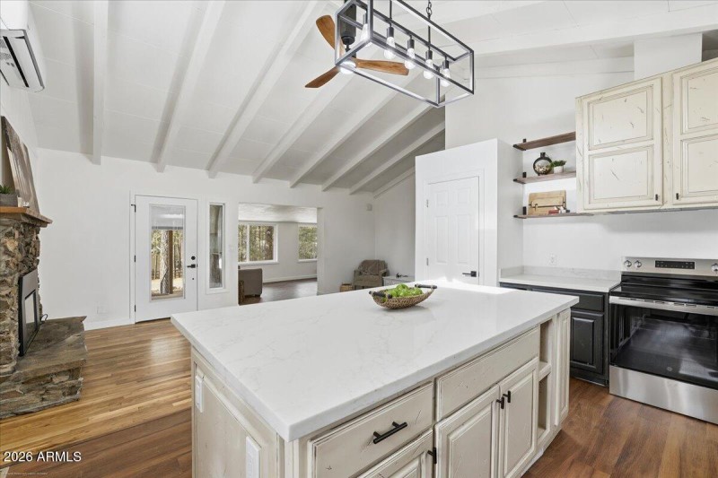 11-Kitchen
