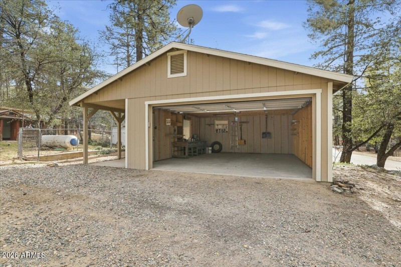 25-Garage