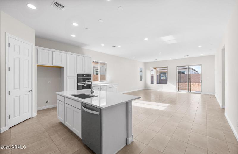 Kitchen/Cafe/Gathering Room