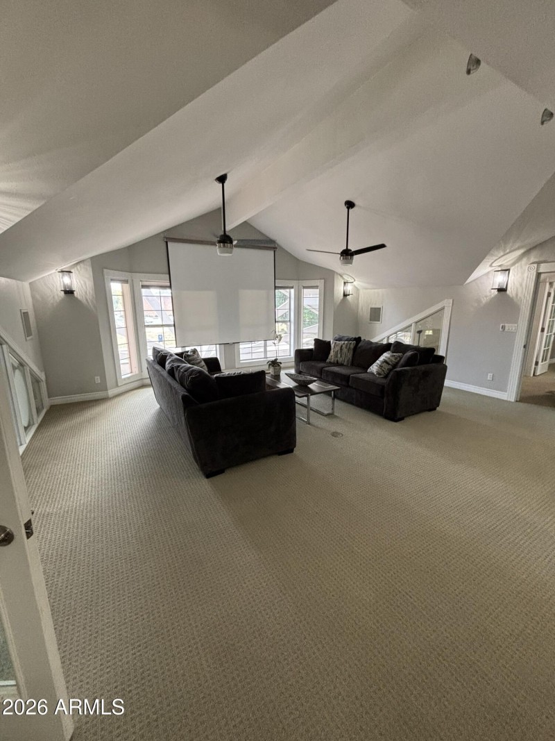 Lounge 2