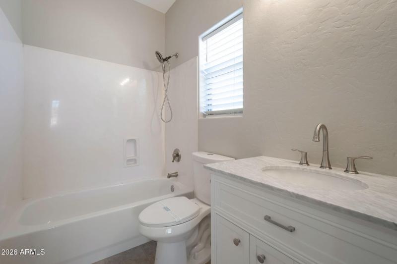 35-web-or-mls-Qp-9557