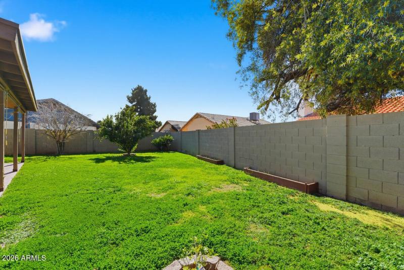 11226 N 60th Ct-24