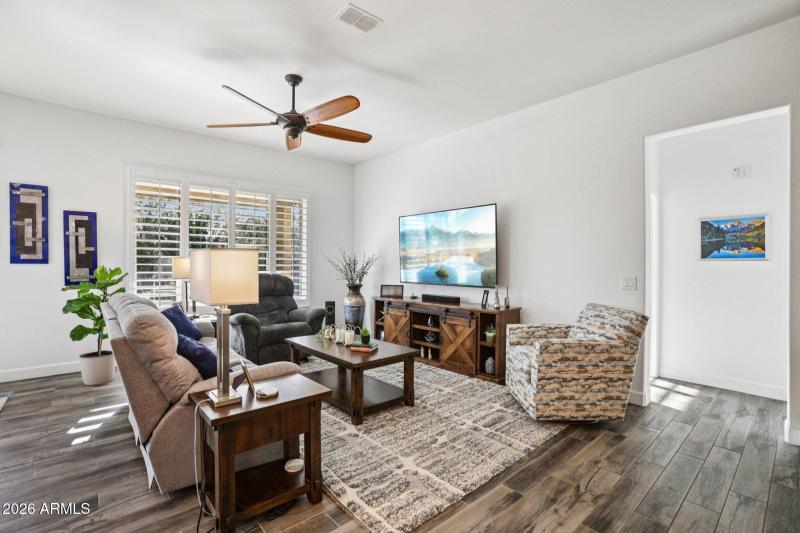 5-web-or-mls-W Cambridge Ave-S3001-005