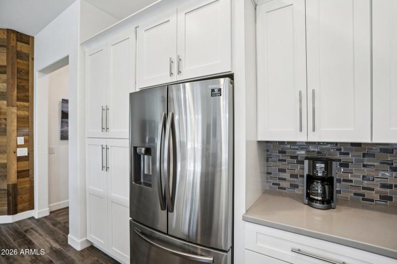 14-web-or-mls-W Cambridge Ave-S3001-014