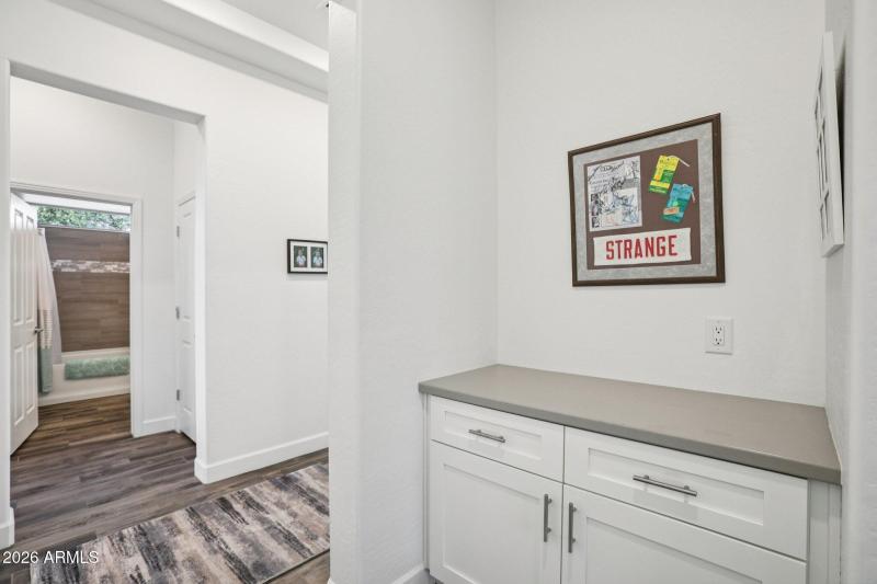 16-web-or-mls-W Cambridge Ave-S3001-016