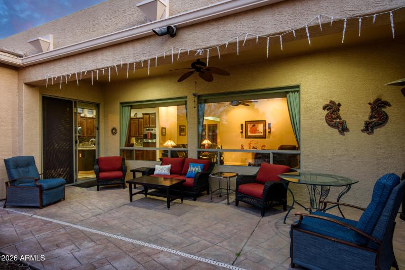 Spaciouss covered patio