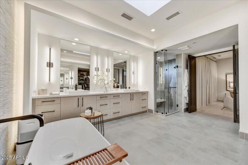 32-Primary Bath