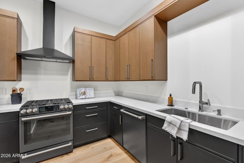 91-web-or-mls-85- E Charter Oak Rd