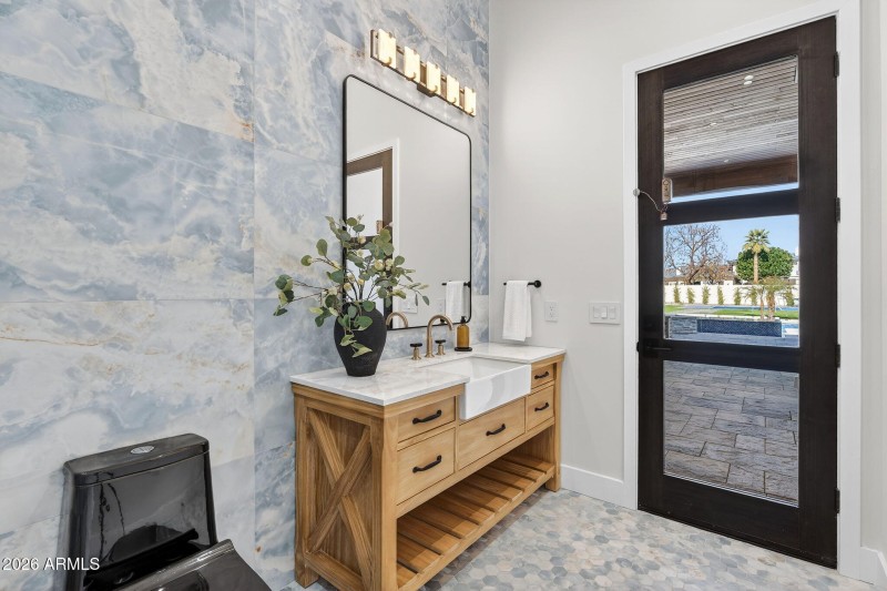 93-web-or-mls-53- E Charter Oak Rd