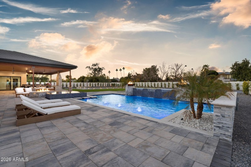 101-web-or-mls-55- E Charter Oak Rd (1)