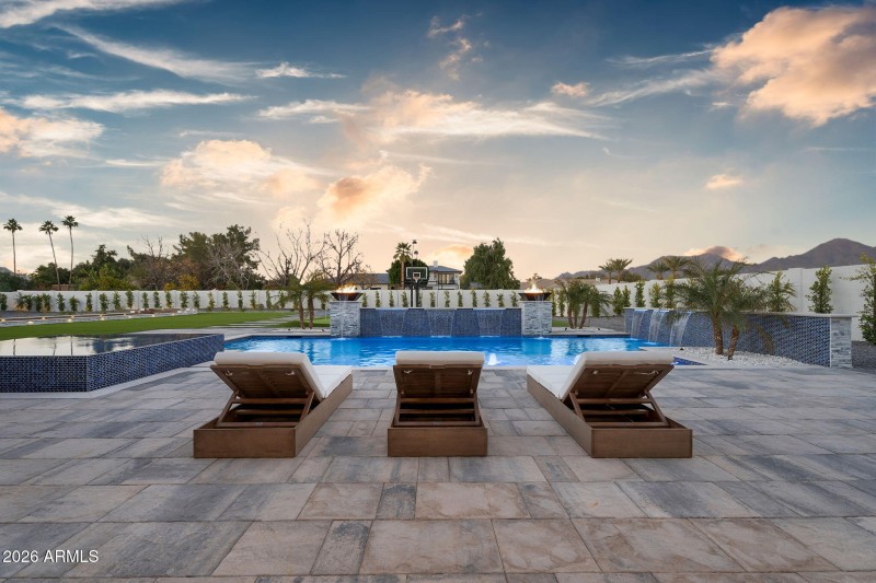 103-web-or-mls-54- E Charter Oak Rd (1)