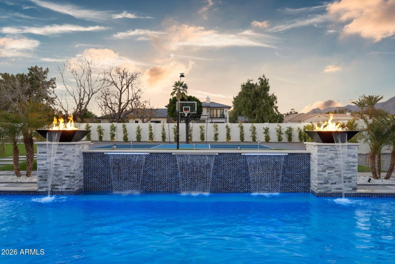 104-web-or-mls-56- E Charter Oak Rd (1)