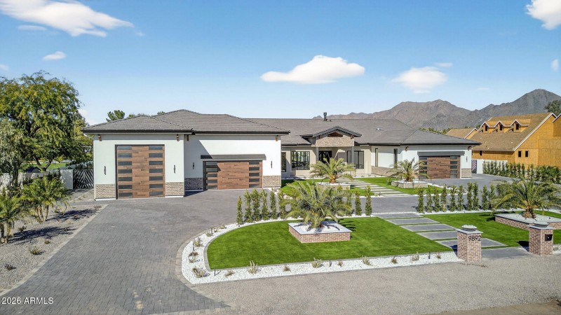 139-web-or-mls-02- E Charter Oak Rd