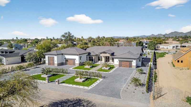 142-web-or-mls-04- E Charter Oak Rd