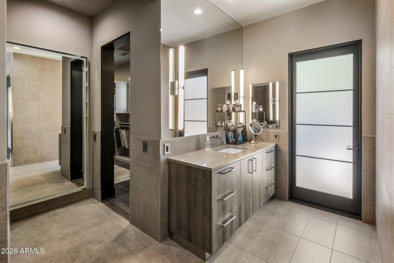 041_Owners Bathroom