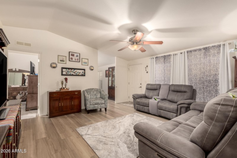 08 - 103rd 8601