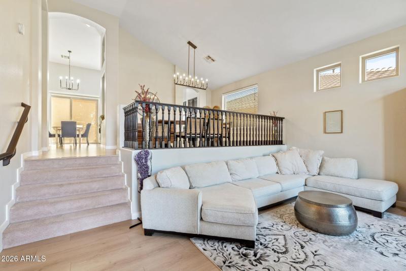 LIVING ROOM/DINING RM