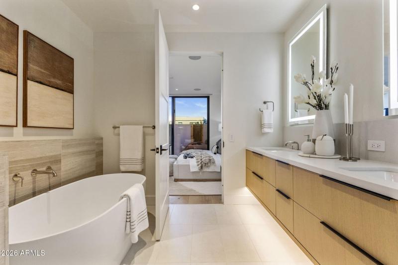 4849 N CAMELBACK RIDGE DR B108