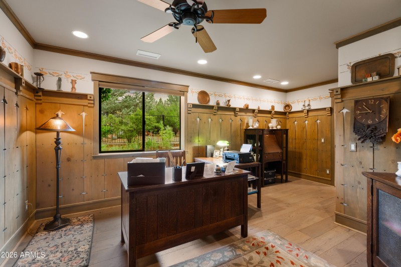 285 Navajo Trail - Office/5th Bed