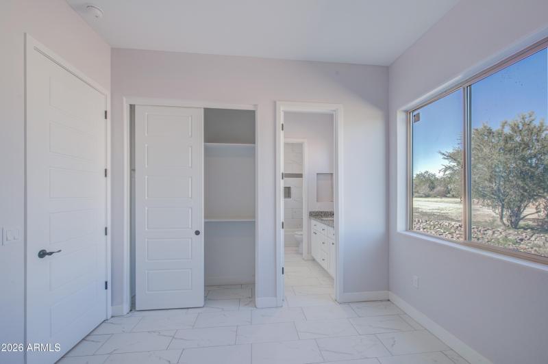 Bedroom 4-pic 2