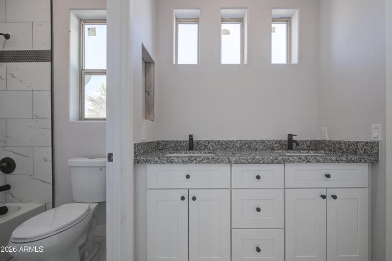 Bathroom 3-pic 2