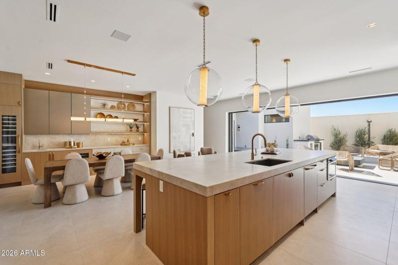 Kitchen & Dining Area