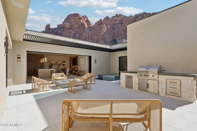 Courtyard Views