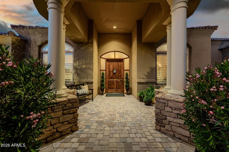 Dramatic covered entry