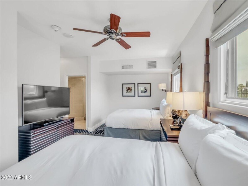 32-6000 East Camelback Road Unit7707-32