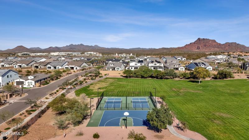 82-web-or-mls-5924-e-redmont-dr