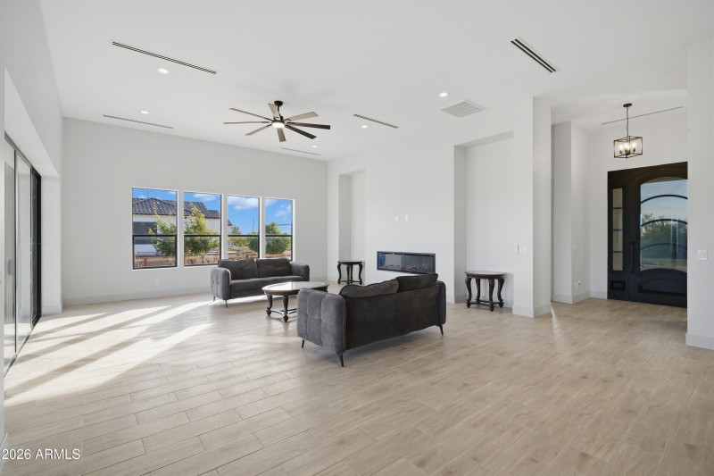 343 N 373 Rd-2