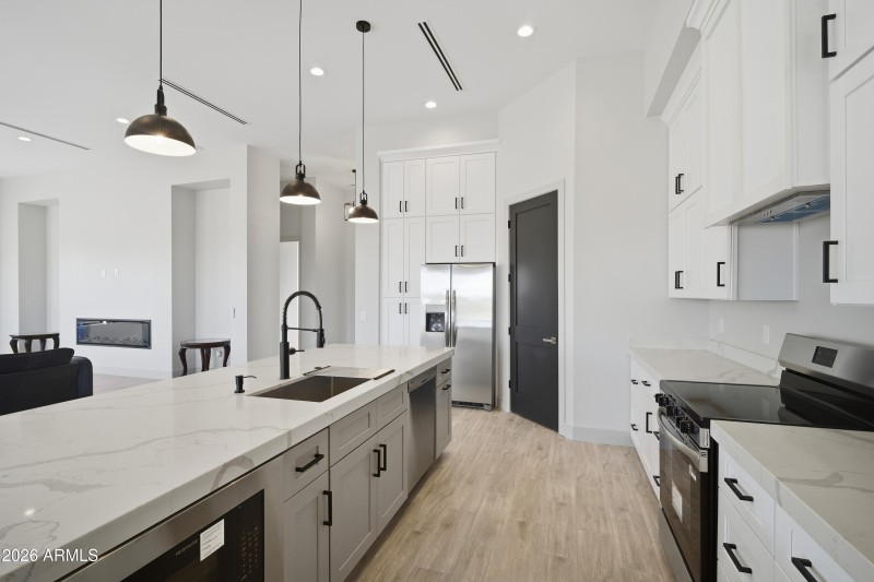 343 N 373 Rd-7