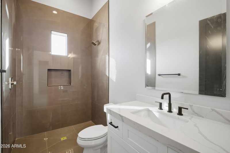 343 N 373 Rd-12