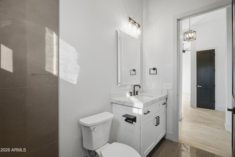 343 N 373 Rd-13