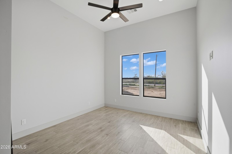 343 N 373 Rd-14
