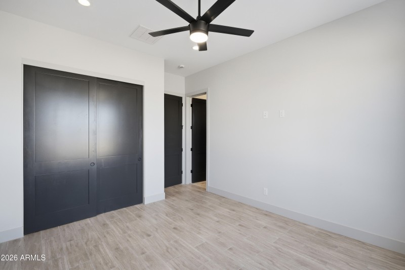 343 N 373 Rd-18