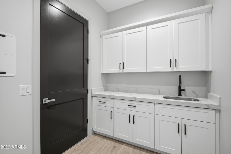 343 N 373 Rd-21