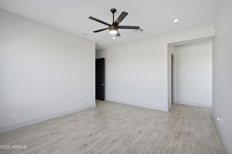 343 N 373 Rd-25