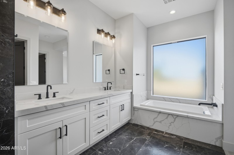 343 N 373 Rd-27