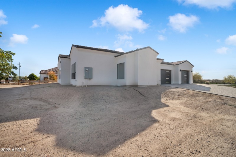343 N 373 Rd-31