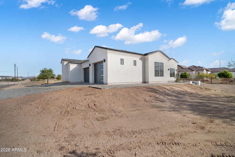 343 N 373 Rd-33
