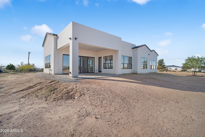 343 N 373 Rd-36