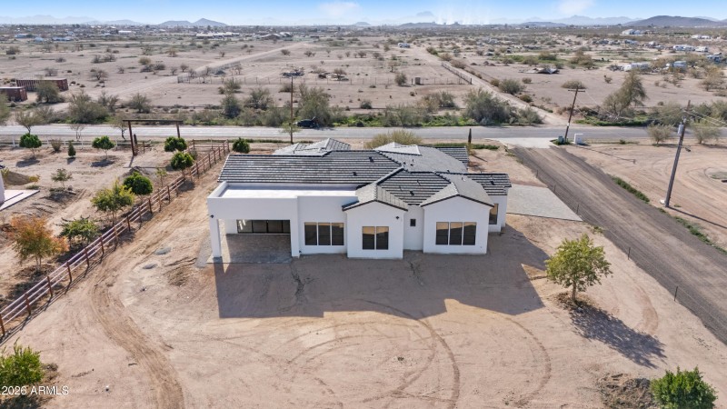 343 N 373 Rd-40
