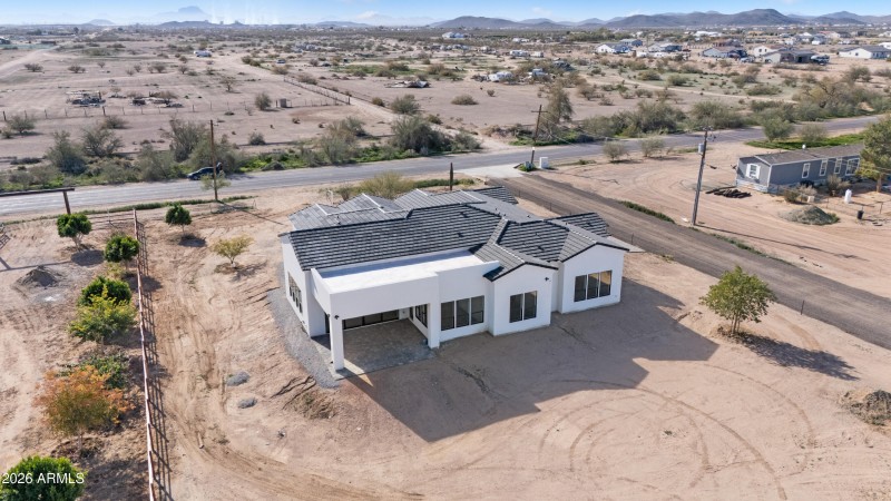 343 N 373 Rd-41